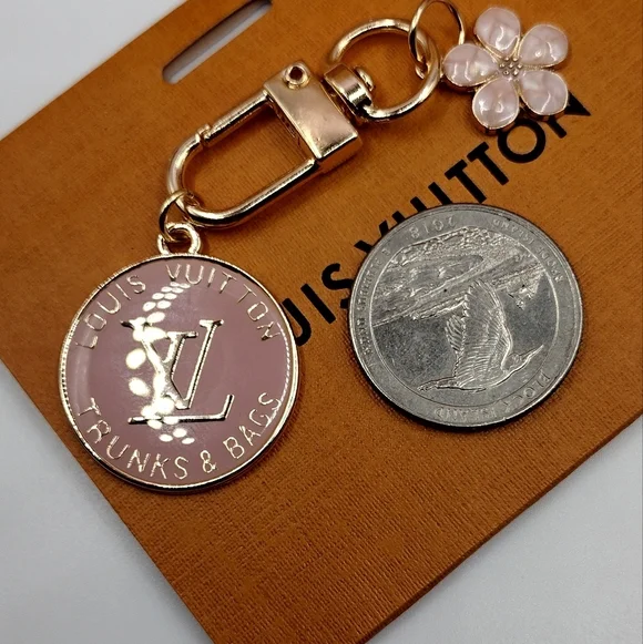 Louis Vuitton Zipper Pull, Authentic. Light Pink, 25mm - Picture 4 of 9